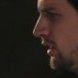 James dans un clip