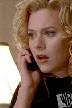Peyton (Hilarie Burton) au téléphone