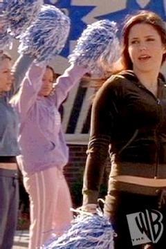 Brooke (Sophia Bush) entraîne les pom pom girls pour un concours
