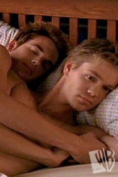 Chris et Lucas se réveillent ensemble
