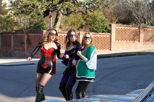 Quinn, Brooke et Haley se déguisent en super héroines